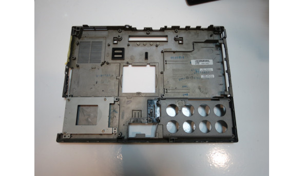 Нижня частина корпуса для ноутбука Dell Latitude D830, PP04X, 15.4", б\в - 302146