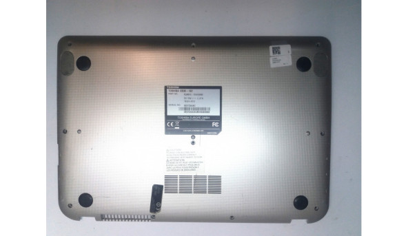 Нижня частина корпусу Toshiba CB30-102, Б/В. Зламані нижні кріплення (фото).