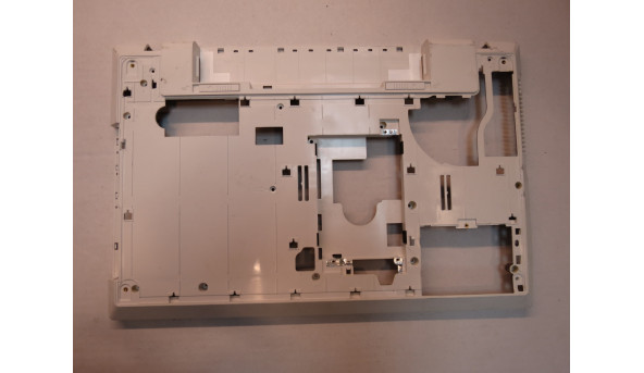 Нижня частина корпуса для ноутбука SAMSUNG NP305V5A, NP305V5A-T02SE, BA75-03228B, 15.6", Б/В.