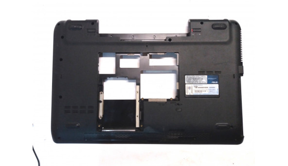 Нижня частина корпуса для ноутбука Asus X72D, K72D, K72DR, K72F, K72JK, A72JC, 13N0-JWA0211, 13GNZW1AP041-2, 17.3", Б/В, всі кріплення цілі, трішини на решітці радіатора (фото)