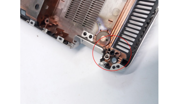Нижня частина корпуса для ноутбука HP Pavilion DV7-4000, ZYE3ELX9TP103, 17.3", Б/В. Пошкоджено 2 кріплення (фото). - 302443