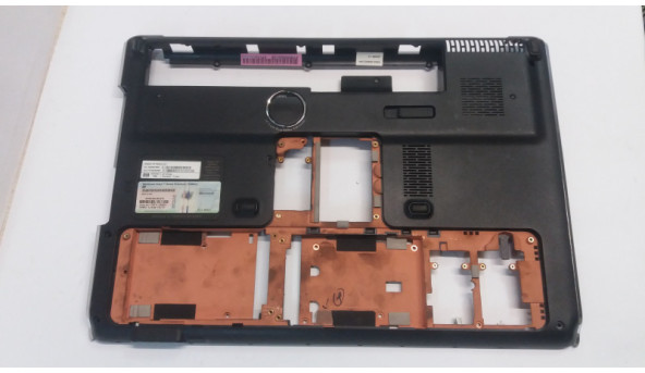 Нижня частина корпуса для ноутбука HP Pavilion dv7, dv7-1005eo, 17.0", AP03W000D00, Б/В.  Пошкоджене одне кріплення.