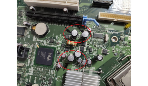 Материнська плата для ПК, DELL OptiPlex 745, HR330, б/в, продається з процесором Intel Celeron D 347, стартує, робоча, здуті конденсатори (фото), можливо після їх заміни проблема вирішиться