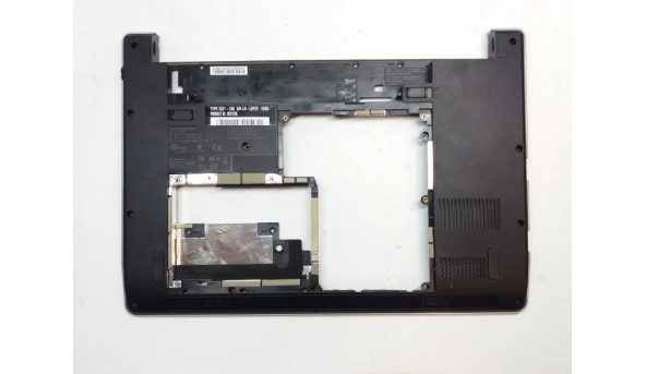 Нижня частина корпуса для ноутбука Lenovo ThinkPad Edge 13, 60Y5528, 34PS2BSLV00, Б/В. Всі кріплення цілі.
