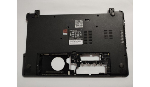Нижня частина корпуса для ноутбука Acer Aspire E1-522, MS2372, 15.6", WIS604YU04003, б/в. Зламане одне кріплення (фото), та є виламаний шматочок корпуса який на роботу не впливатиме (фото)