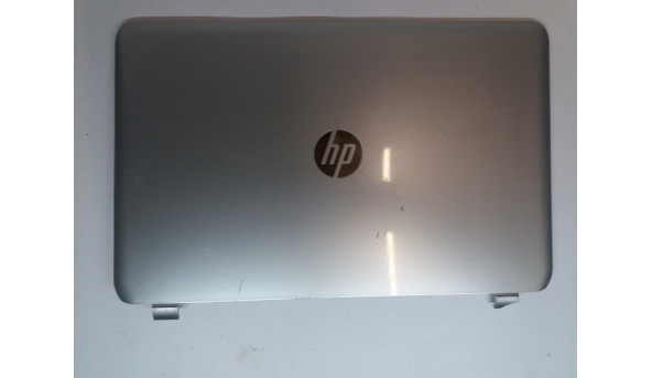 Кришка матриці корпуса для ноутбука HP Pavilion 15, 15-n047so, 15.6", JTE39U65TP203, Б/В. Всі кріплення цілі.Є подряпини та зламаний правий фіксатор петель (фото).