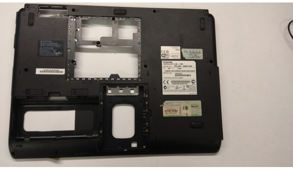 Нижня частина корпуса для ноутбука Toshiba Satellite L40, 15.4",13GNQB1AP050, Б/В