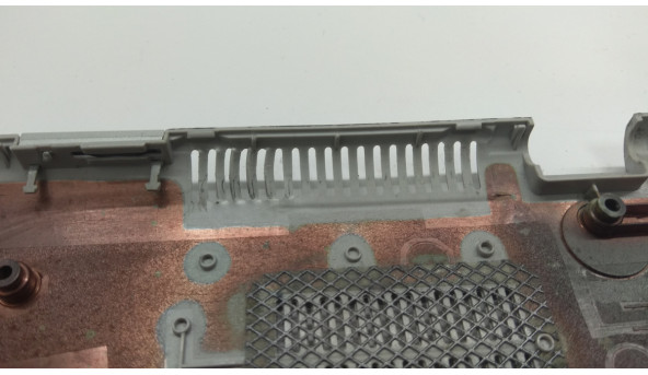 Нижня частина корпуса для ноутбука Samsung 550C, XE550C22, 12.1", BA75-03434A, Б/В.В сі кріплення цілі.Без пошкоджень. - 303657