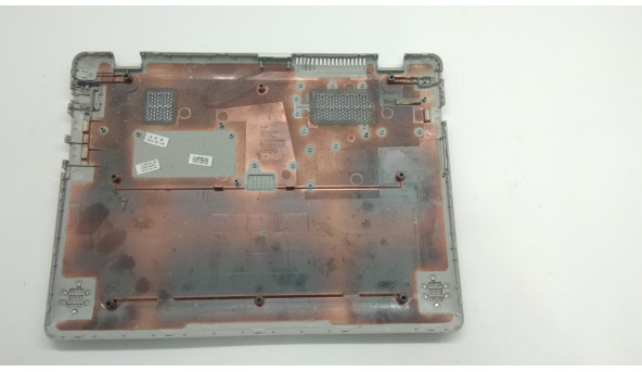 Нижня частина корпуса для ноутбука Samsung 550C, XE550C22, 12.1", BA75-03434A, Б/В.В сі кріплення цілі.Без пошкоджень. - 303657