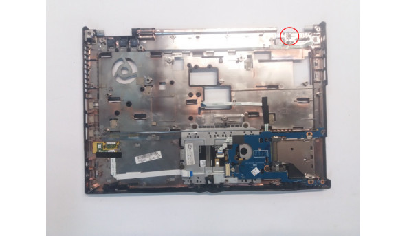 Середня частина корпуса для ноутбука HP Elitebook 8460p, 14.0", 6070B0603101, 686964-001, Б/В. В хорошому стані. Є незначна вм'ятина та не має одного кріплення. Продається разом з платою PCMI. - 303666
