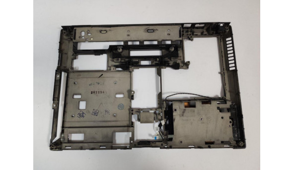 Нижня частина корпуса для ноутбука HP Elitebook 8460p, 14.0", 6070B0478801, 642749-001, Б/В. В хорошому стані. Без пошкоджень