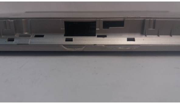 Нижня частина корпуса для ноутбука HP Pavilion 15-ab103ng, 15.6", EAX15001A5S, Б/В. Кріплення всі цілі, сколи зверху поцентру. - 303786