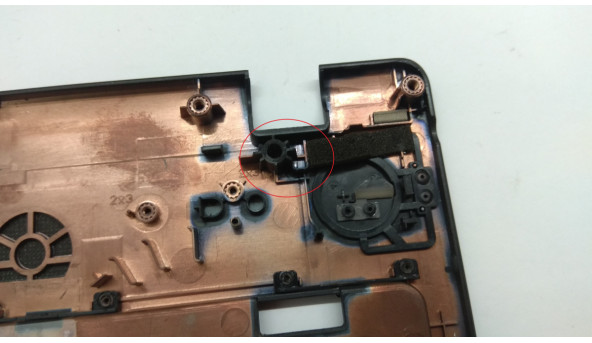 Средняя часть корпуса для ноутбука Acer Aspire 5552, PEW76, 15.6 ", AP0FO000300, Б / У. Сломанное крепления (фото) - 303795