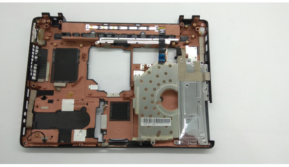 Нижня частина корпуса для ноутбука Toshiba Satellite Pro U300, 13.3", 36BU1BA0I, Б/В. Є зламані кріплення (фото) - 303816