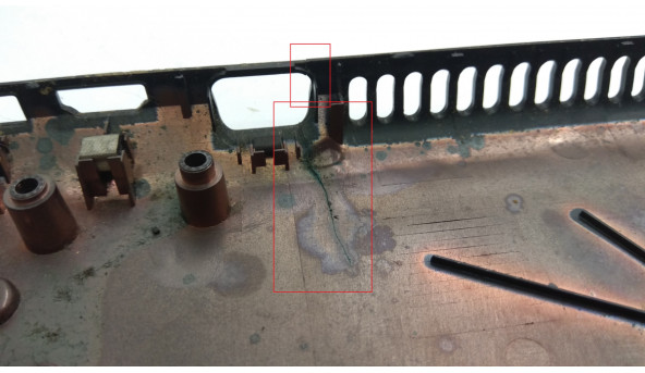 Нижняя часть корпуса для ноутбука Acer Aspire 5755, P5WE0, 15.6 ", AP0IKX000410, Б / У. Есть сломанные крепления (фото), также трещина (фото), сломанный разъем Аудио (фото) - 303852