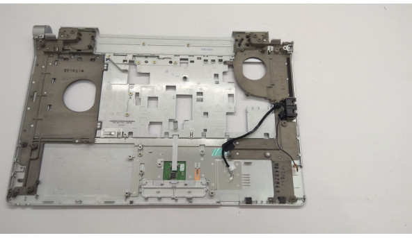Середня частина корпуса для ноутбука Sony VAIO VGN-FW235J, 16.4", 013-001A-8144, Б/В. Кріплення всі цілі. Зламаний шматок корпуса (фото) - 303867