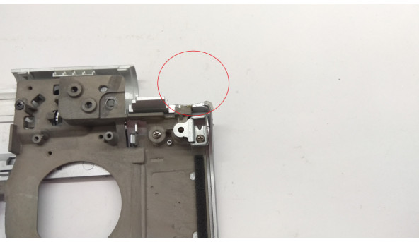 Середня частина корпуса для ноутбука Sony VAIO VGN-FW235J, 16.4", 013-001A-8144, Б/В. Кріплення всі цілі. Зламаний шматок корпуса (фото) - 303867