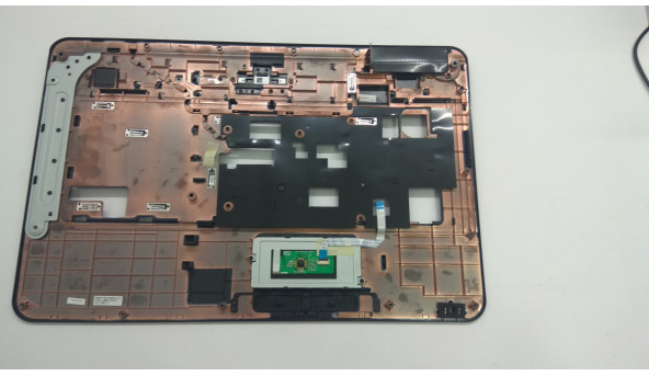 Средняя часть корпуса для ноутбука Emachines G630, KBWH0, 17.3 ", AP06X000100, Б / У. Крепление все цели. Без повреждений. - 303954