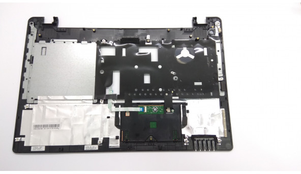 Середня частина корпуса для ноутбука Medion Akoya E6240T, MD99350, 15.6", 13N0-CNA1501, Б/В. Кріплення всі цілі. Є сквозна дирка (фото). - 304006