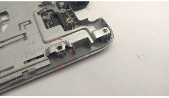 Средняя часть корпуса для ноутбука Acer Aspire V3-572 / V3-532, Z5WAH, 15.6 ", AM154000100, Б / У. Есть потертости у тач пада и маленькая вмятина (фото), и сломанные крепления (фото). - 304036