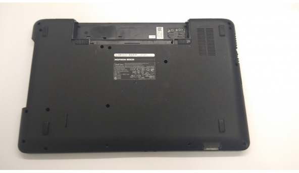 Нижня частина корпуса для ноутбука Dell Inspiron 5030, 15.6", CN-0X4WW9, Б/В. Всі кріплення цілі. Зламана решітка радіатора (фото).