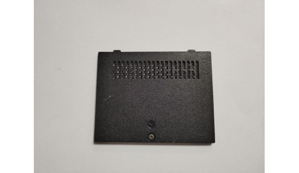 Сервисная крышка для ноутбука & nbsp; Toshiba Satellite L305D, V000933190, Б / У.