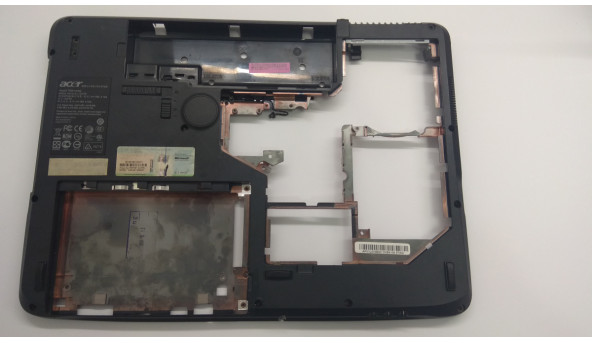 Нижня частина корпуса для ноутбука  Acer Aspire 7520, ICY79, 17.0", AP01L000E00, Б/В. Є зламані кріплення (фото), продається з DVD приводом.
