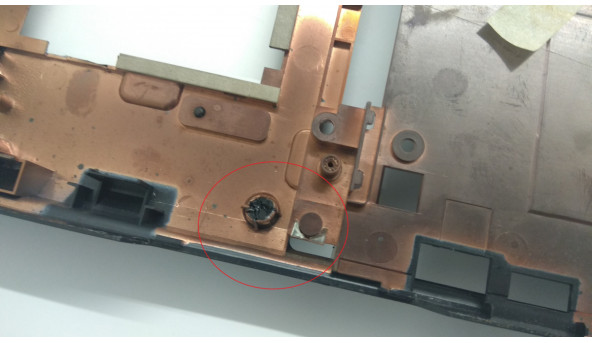 Нижня частина корпуса для ноутбука Acer Aspire 7520, ICY79, 17.0", AP01L000E00, Б/В. Є зламані кріплення (фото), продається з DVD приводом. - 304092