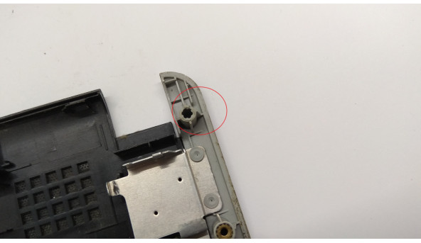 Середня частина корпуса для ноутбука Dell Inspiron 1750, 17.3, CN-0G586T, Б/В, Є зламані кріплення та потертість на тач паді. - 304155
