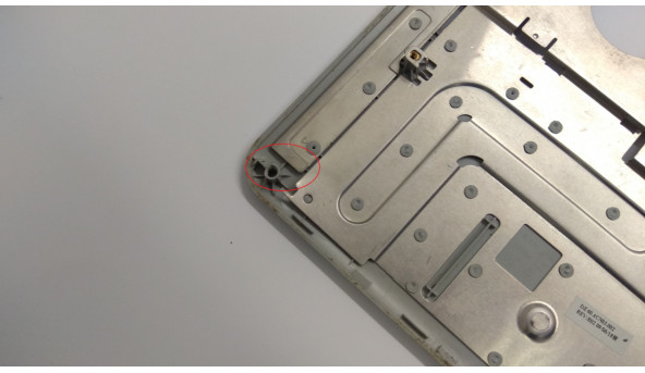 Середня частина корпуса для ноутбука Dell Inspiron 1750, 17.3, CN-0G586T, Б/В, Є зламані кріплення та потертість на тач паді. - 304155