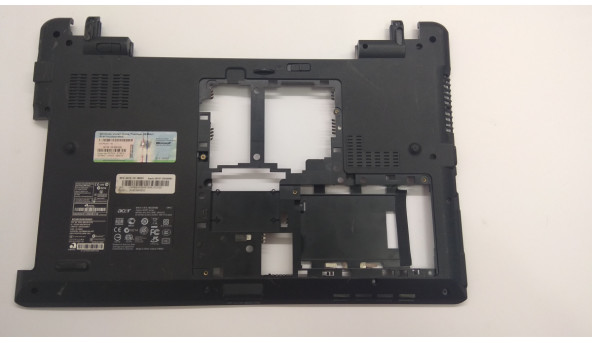 Нижня частина корпуса для ноутбука Acer Aspire 5810T, MS2272, 15.6", 60.4CR19.002, Б/В. Всі кріплення цілі.Зламаний роз'єм VGA (фото).
