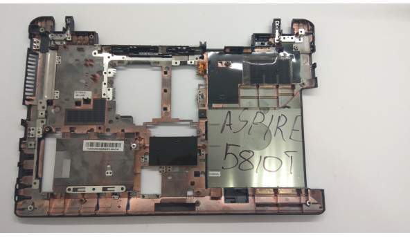 Нижня частина корпуса для ноутбука Acer Aspire 5810T, MS2272, 15.6", 60.4CR19.002, Б/В. Всі кріплення цілі.Зламаний роз'єм VGA (фото).