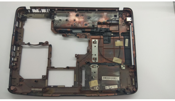 Нижняя часть корпуса для ноутбука Acer Aspire 5520, ICW50, 15.4 ", AP01K000G00, Б / У. Все крепления цили.Зламана решетка радиатора (фото). - 304451