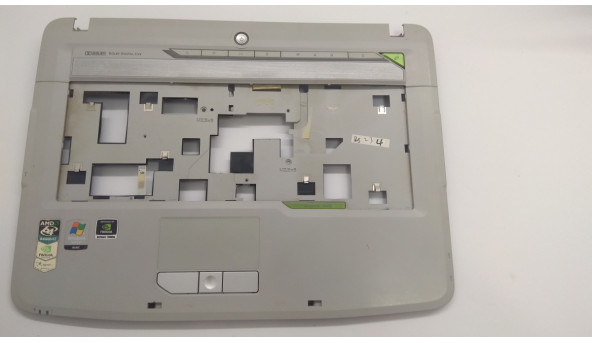 Середня частина корпуса для ноутбука Acer Aspire 5520, ICW50, 15.4", AP01K000100, Б/В. Є тріщина (фото), декілька кріплень мають тріщини.