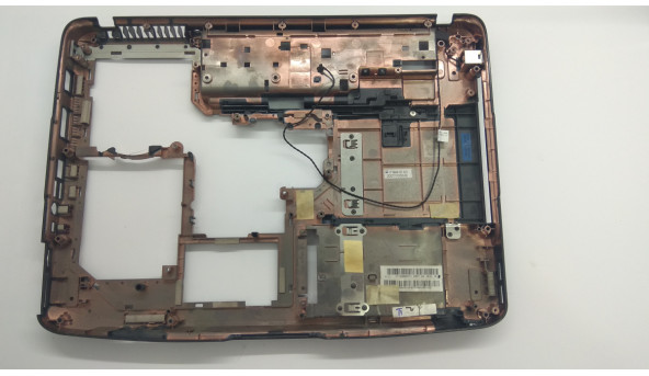 Нижня частина корпуса для ноутбука Acer Aspire 5520, ICW50, 15.4", AP01K000E00, Б/В. Всі кріплення цілі.Без пошкоджень.