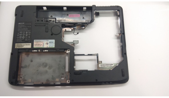 Нижня частина корпуса для ноутбука Acer Aspire 7520, ICY70, 17.0", AP01L000E00, Б/В. Всі кріплення цілі. Є сліди плавлення (фото), та відсутній шматок корпуса (фото).