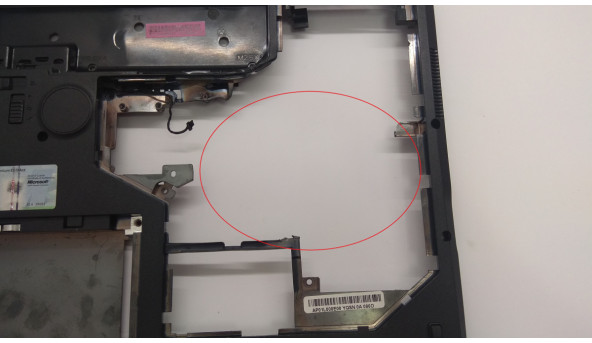 Нижняя часть корпуса для ноутбука Acer Aspire 7520, ICY70, 17.0 ", AP01L000E00, Б / У. Все крепления целые. Есть следы плавления (фото), и отсутствует кусок корпуса (фото). - 304491