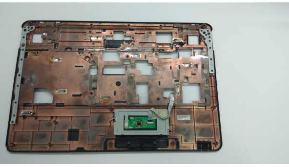 Средняя часть корпуса для ноутбука Acer Aspire 5734Z, PAWF6, 15.6 ", AP0EI000100, Б / У. Крепление все цели. Сломанный уголок (фото), есть незначительные следы затопления и отсутствует верхняя панель и потертый тач пад - 304598