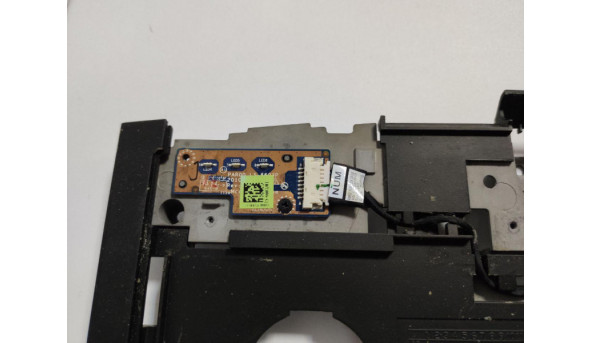 Середня частина корпуса для ноутбука Dell Alienware M17x R3, 17.3", CN-0WMCFH, AP0FJ000200, б/в, В хорошому стані. Продається з кнопкою включення та Card Readerom - 304644