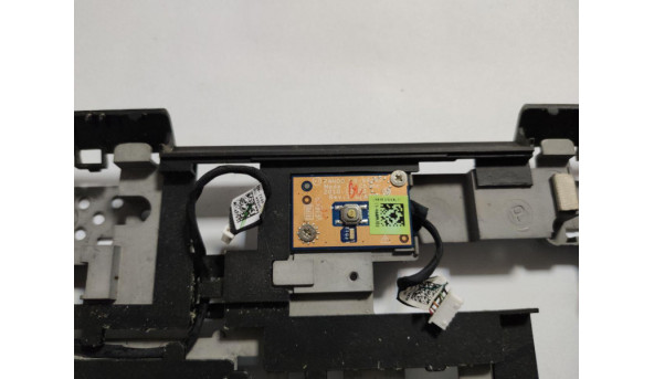 Середня частина корпуса для ноутбука Dell Alienware M17x R3, 17.3", CN-0WMCFH, AP0FJ000200, б/в, В хорошому стані. Продається з кнопкою включення та Card Readerom - 304644