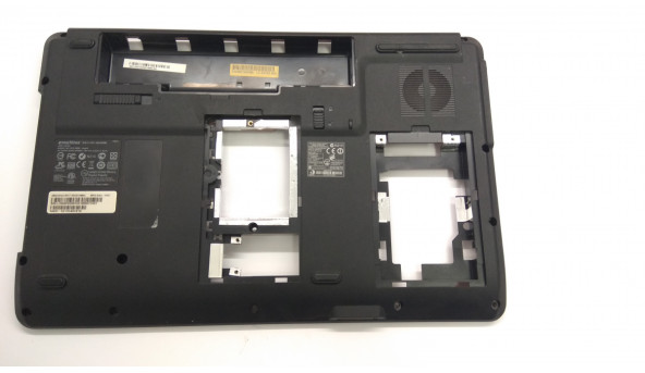 Нижня частина корпуса для ноутбука Emachines E527, PAWF5, 15.6", AP06R000400, Б/В. Всі кріплення цілі.Без пошкоджень.