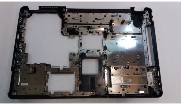 Нижня частина корпуса для ноутбука  Medion E7214, 17.3", 60.4HJ12.002, Б/В