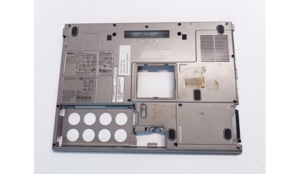 Нижня частина корпуса для ноутбука  Dell Latitude D820, 15.4", CN-0JF106, Б/В. Всі кріплення цілі.Без пошкоджень.