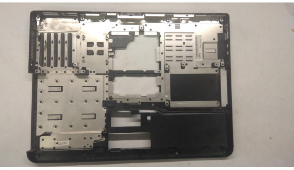Нижняя часть корпуса для ноутбука Dell Inspiron 1505, 15.4 ", CN-0UF165, Б / У - 304859