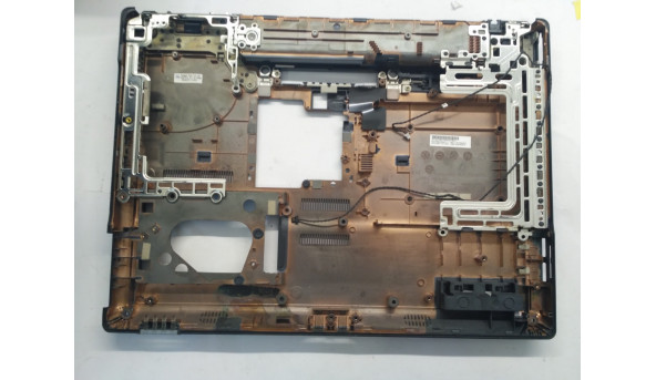 Нижня частина корпуса для ноутбука HP Compaq 6730b,  6070b0256401, 15.4", Б/В.В хорошому стані. Всі кріплення цілі.Без пошкоджень.