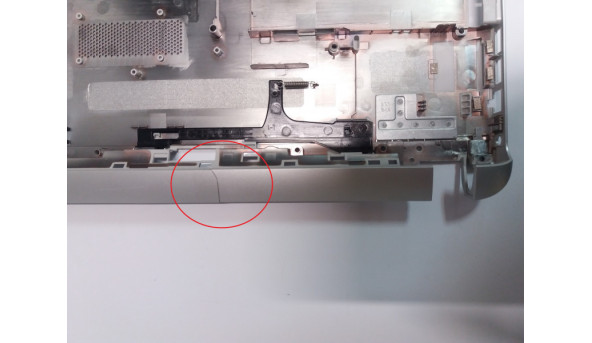 Нижня частина корпуса для ноутбука HP Pavilion 15-ab103ng, 15.6", Б/В. трішина зверху поцентру. - 305028