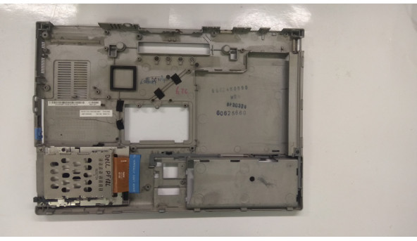 Нижня частина корпуса для ноутбука Dell Latitude D620, 14", CN-0WD851, Б/В. Присутні пошкодження(фото) - 305031
