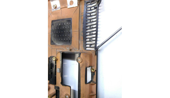 Нижня частина корпуса для ноутбука HP Pavilion DV7-1166eg, 17.0", 490039-001, Б/В. Всі кріплення цілі.Без пошкоджень. - 305042