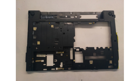 Нижня частина корпуса для ноутбука   HP 625, 15.6", 6070B0469401, Б/В. Зламане кріплення(фото)