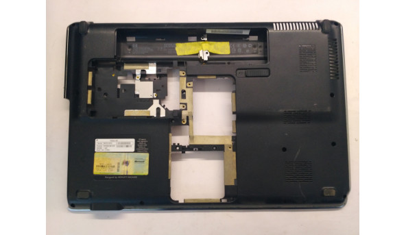 Нижня частина корпуса для ноутбука   HP Pavilion dv6-1125eo, 15.6", 532737-001, Б/В. Всі кріплення цілі.Без пошкоджень.